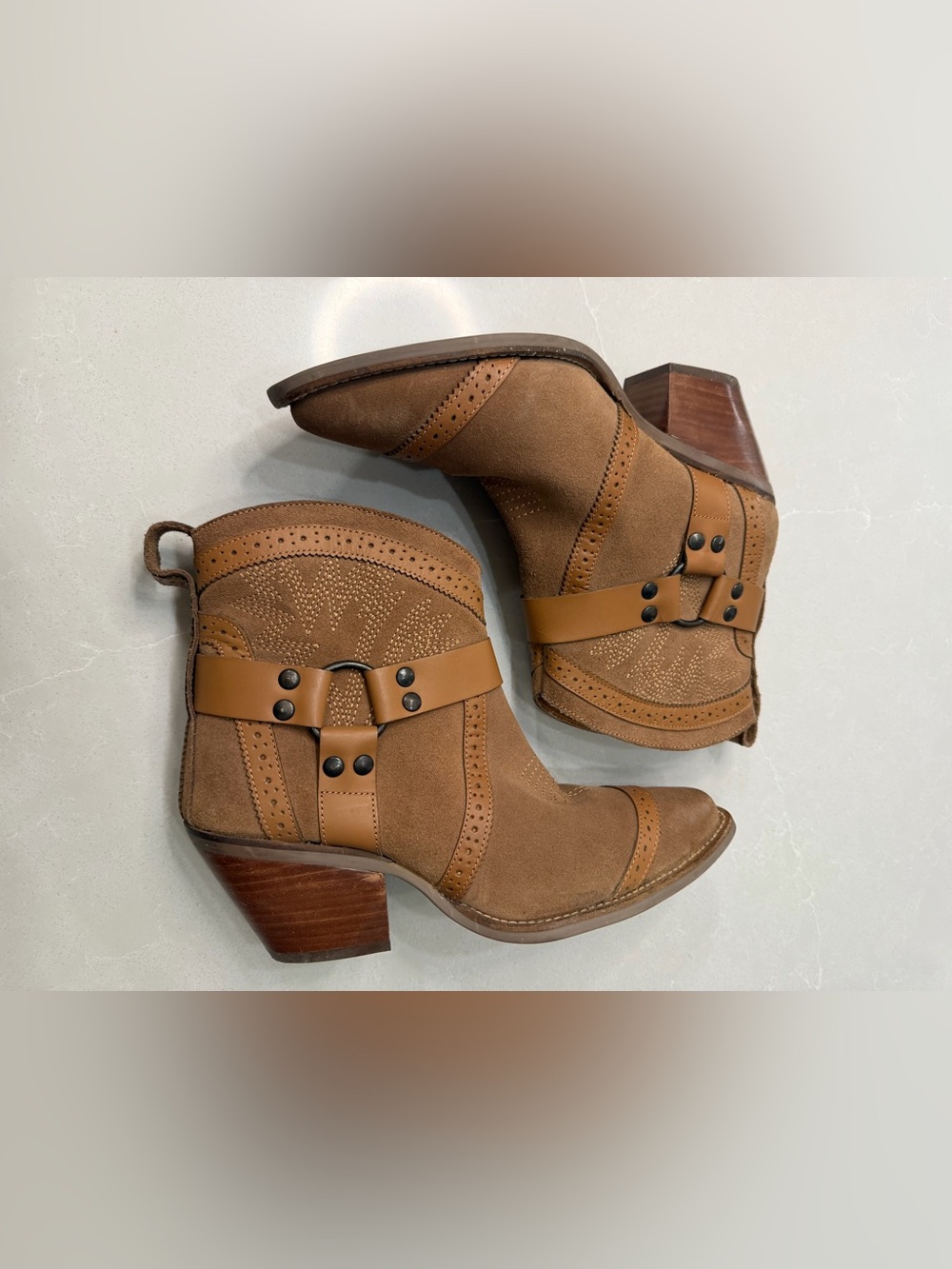 Dingo Gummy Bear Suede Western Harness Booties Camel Snip Toe 9M - Picture 10 of 13